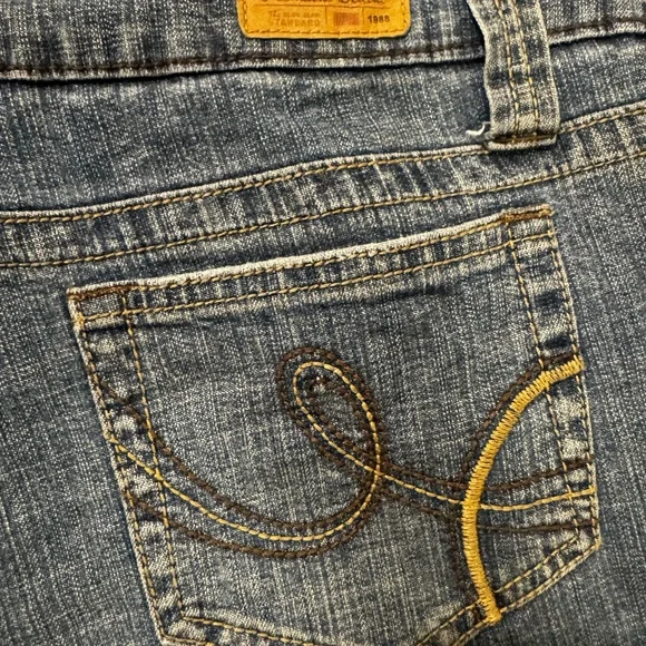 Preowned Stylish Blue Denim Jeans - Picture 9 of 10